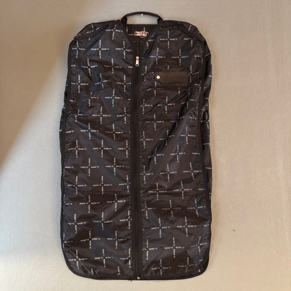 SIGG Switzerland Black Logo Print Foldable Travel Garment Bag Suit Carrier 37"